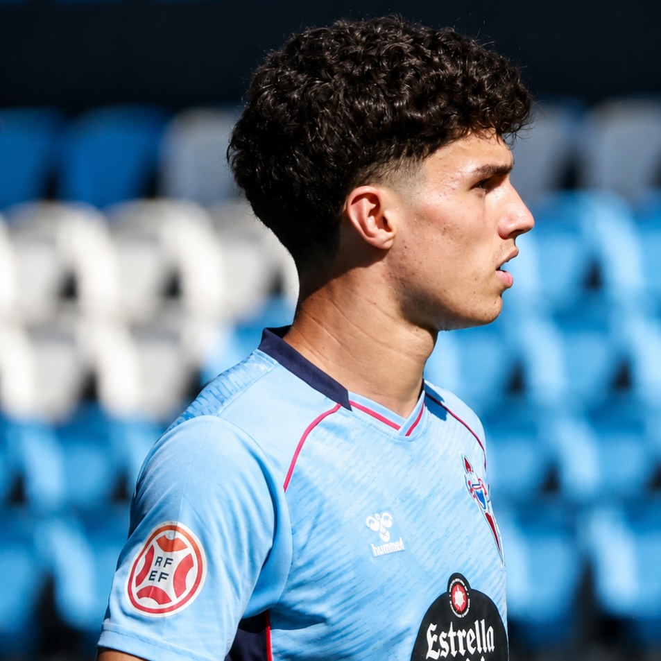 La previa: 90 minutos para soñar , 180 para hacer historia 🤩
@canteiraceleste VS @sdp_1922_sad 
✍️ @noeortizaragon 
📸 @noeortizaragon / @aaronchifdez 
👉🏾https://pasiondeportivaesp.es/celta-fortuna-ponferradina-noventa-minutos-para-sonar-ciento-ochenta-para-hacer-historia/👈🏾