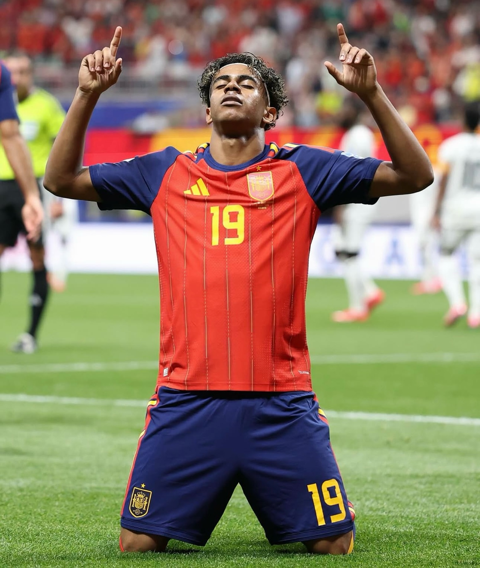 EL PRIMER GOL DE LAMINE YAMAL EN UN MUNDIAL: El instante en el que un niño tocó el cielo ⚽️⭐️🏆
✍️ @noeortizaragon 

https://pasiondeportivaesp.es/el-primer-gol-de-lamine-yamal-en-un-mundial-el-instante-en-el-que-un-nino-toco-el-cielo/