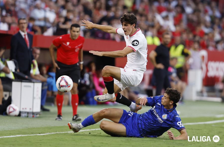 El Sevilla logra su primera victoria de la temporada ante un insistente Getafe.