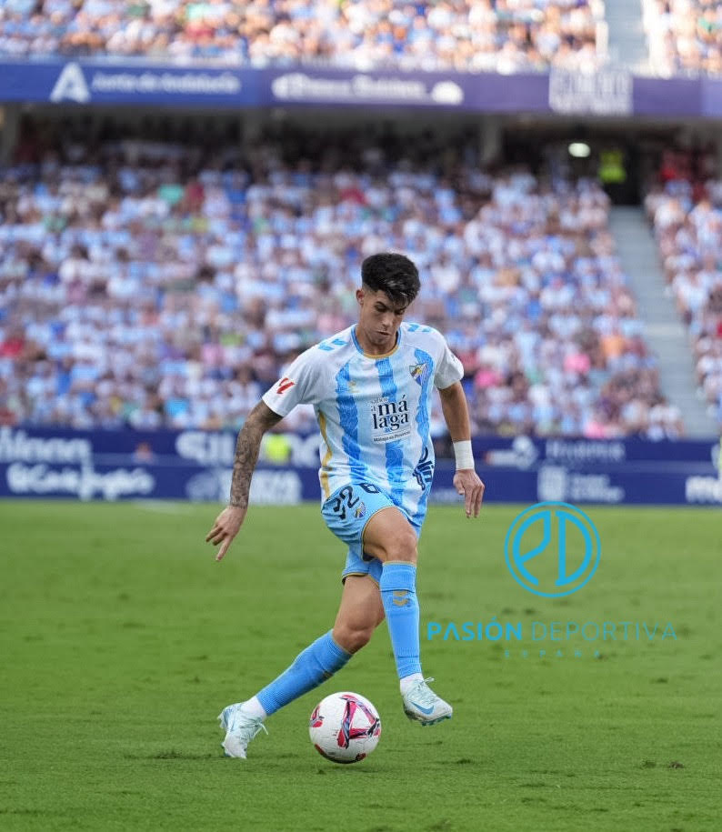 El Málaga gana al ritmo de Manu Molina y Aarón Ochoa.