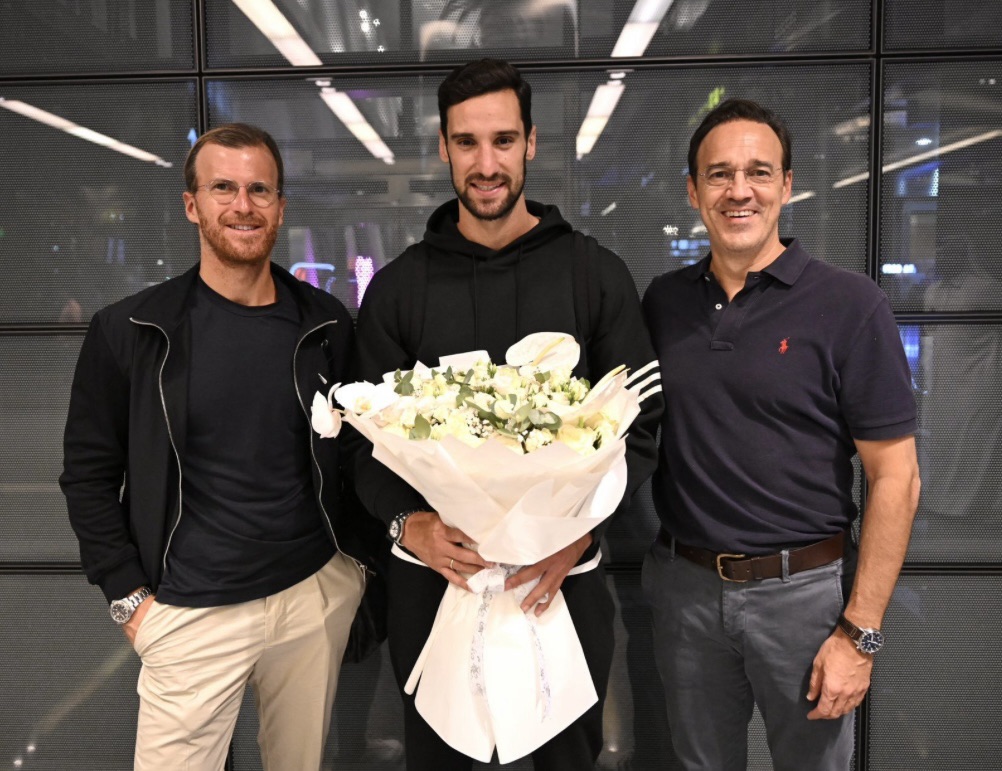 Sergio Rico tiene nuevo equipo: el Al-Gharafa