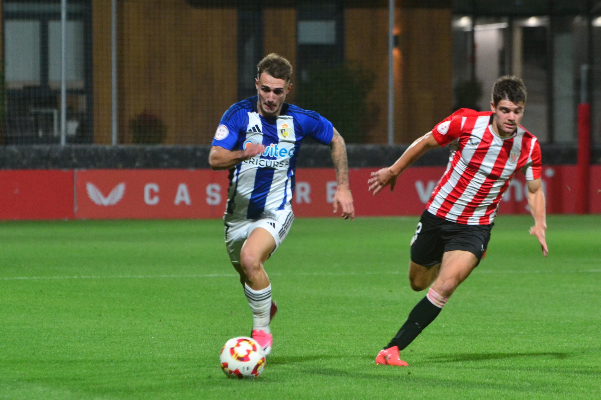 Bilbao Athletic y Ponferradina firman un encuentro sin goles en Lezama