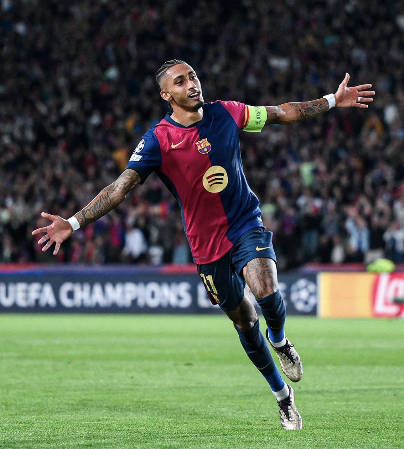 Victoria del FC Barcelona al ritmo de la samba de Raphinha