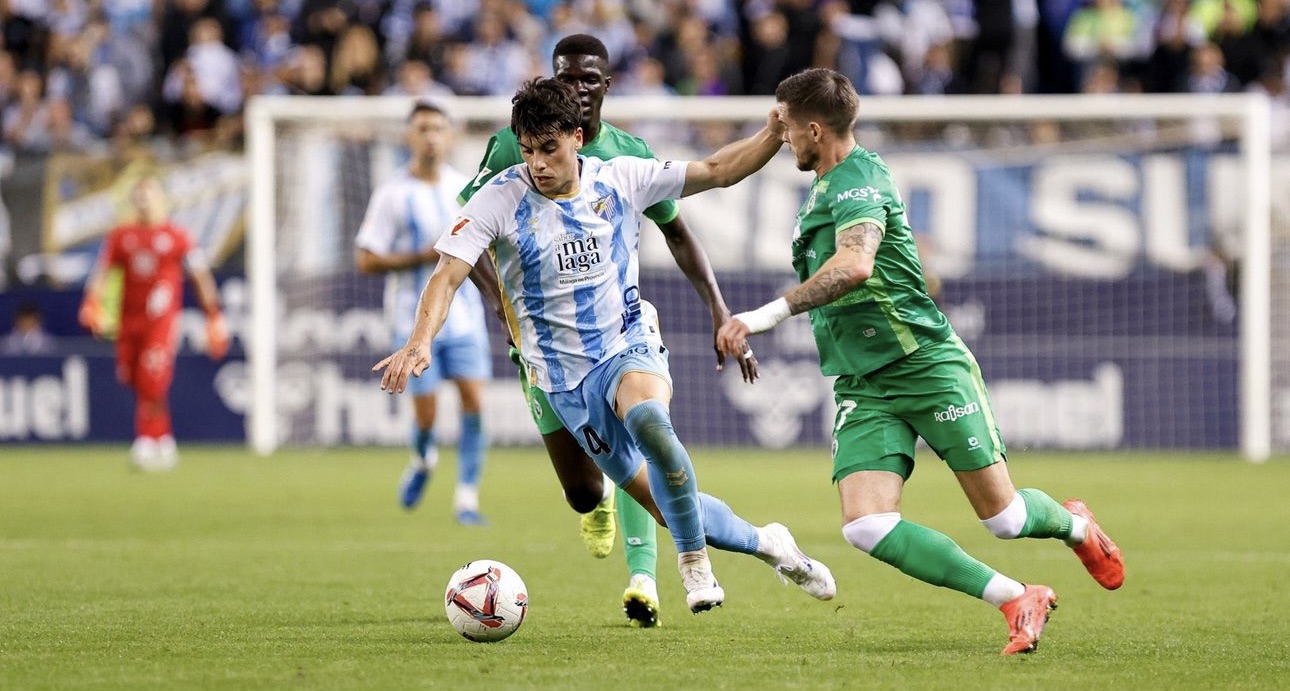 Málaga CF y Real Racing Club firman tablas en un partidazo