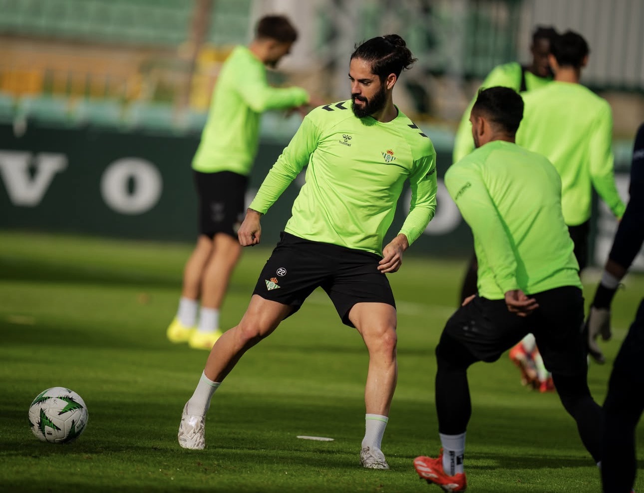 Isco Alarcón regresa a los entrenamientos con el grupo