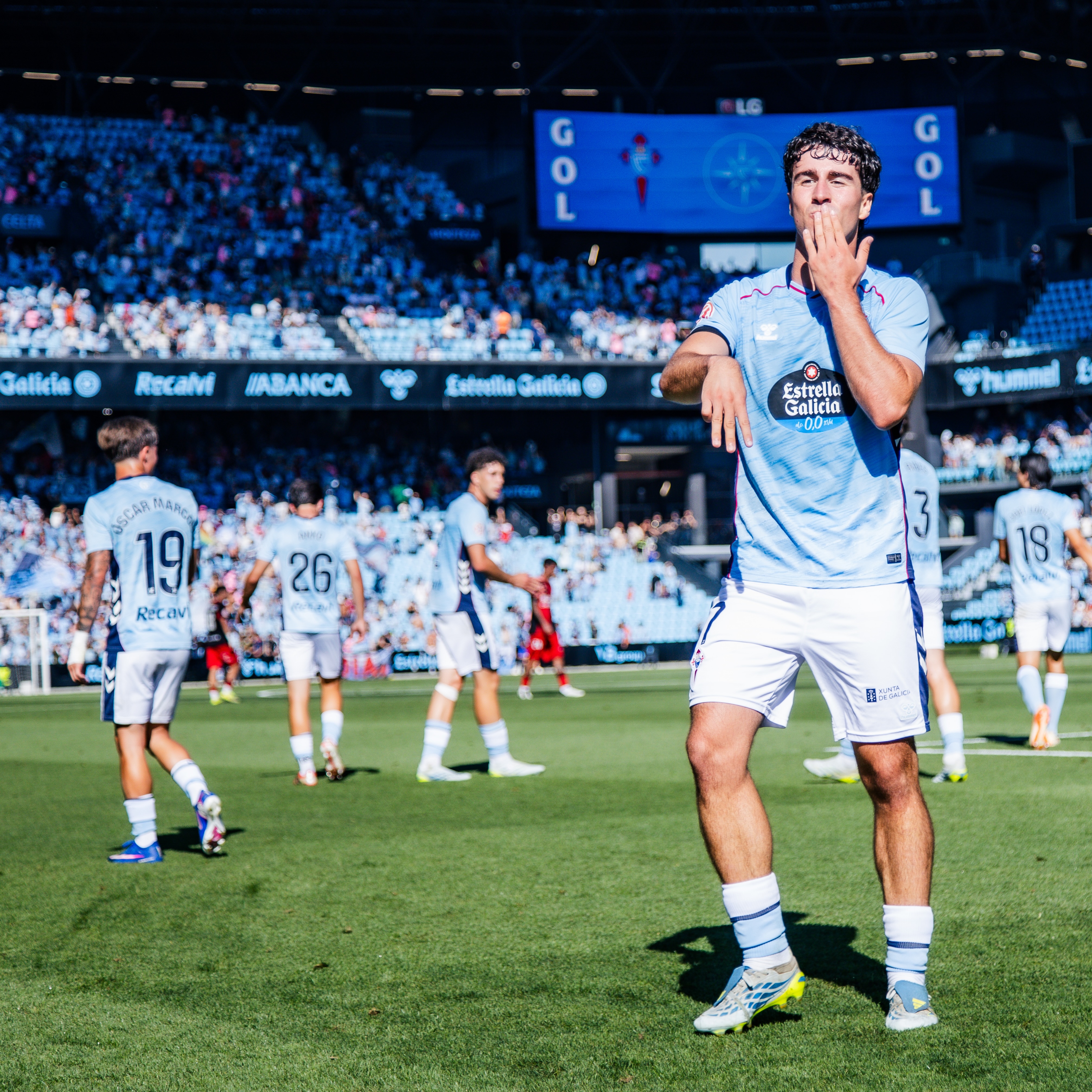 Hugo González, el líder silencioso que llevó al Celta Fortuna a la historia🥹🩵 @hugogon_10 
✍️ @noeortizaragon 
📸 @aaronchifdez / @noeortizaragon 
https://pasiondeportivaesp.es/hugo-gonzalez-el-lider-silencioso-que-llevo-al-celta-fortuna-a-la-historia/