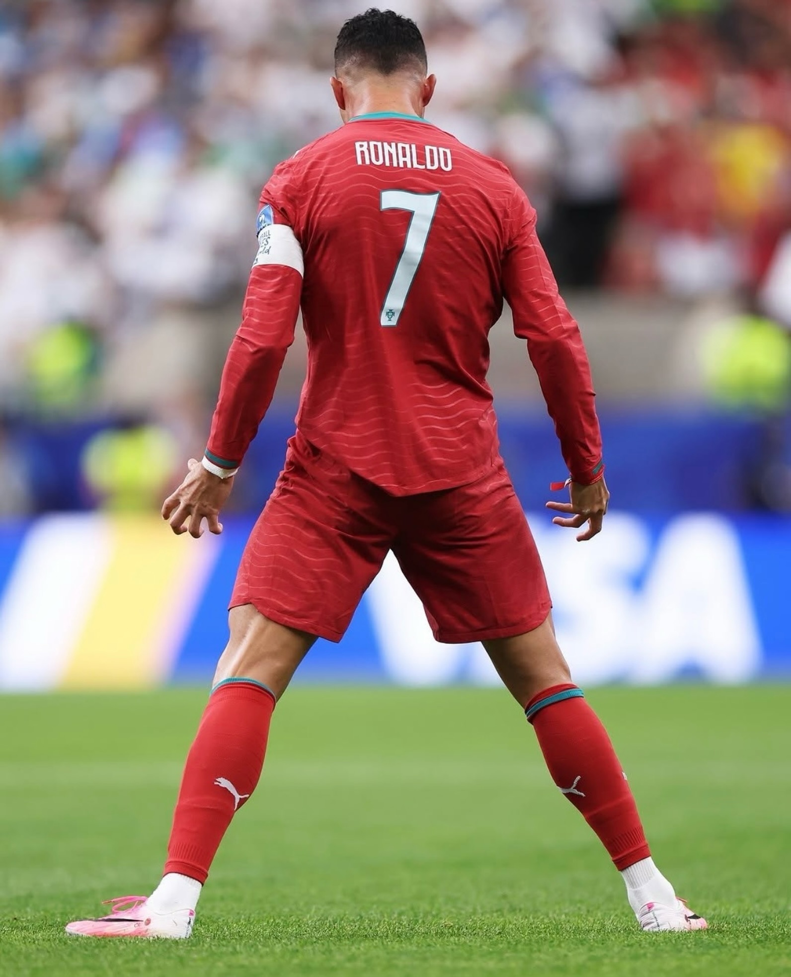 Seis Mundiales después, Cristiano Ronaldo sigue enseñando al mundo cómo se construye una leyenda 🤩
✍️ @noeortizaragon 
https://pasiondeportivaesp.es/seis-mundiales-despues-cristiano-ronaldo-sigue-ensenando-al-mundo-como-se-construye-una-leyenda/