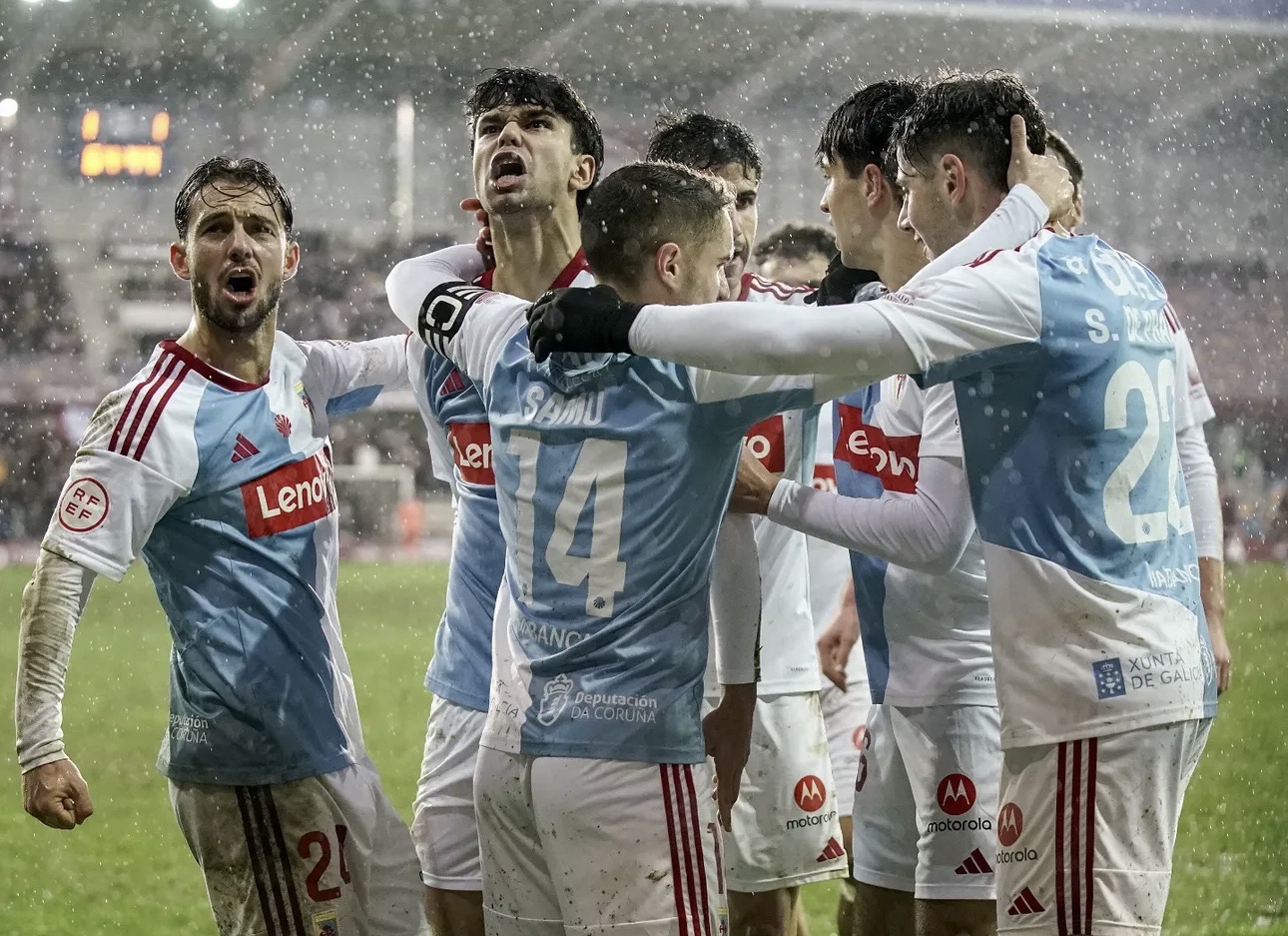 El Langreo le asesta un golpe cruel a un Compostela que ya se posiciona en puestos de descenso (2-1).