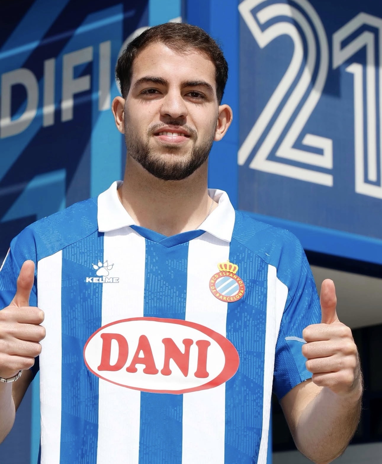 Omar Sadik renueva con el RCD Espanyol hasta el 2028