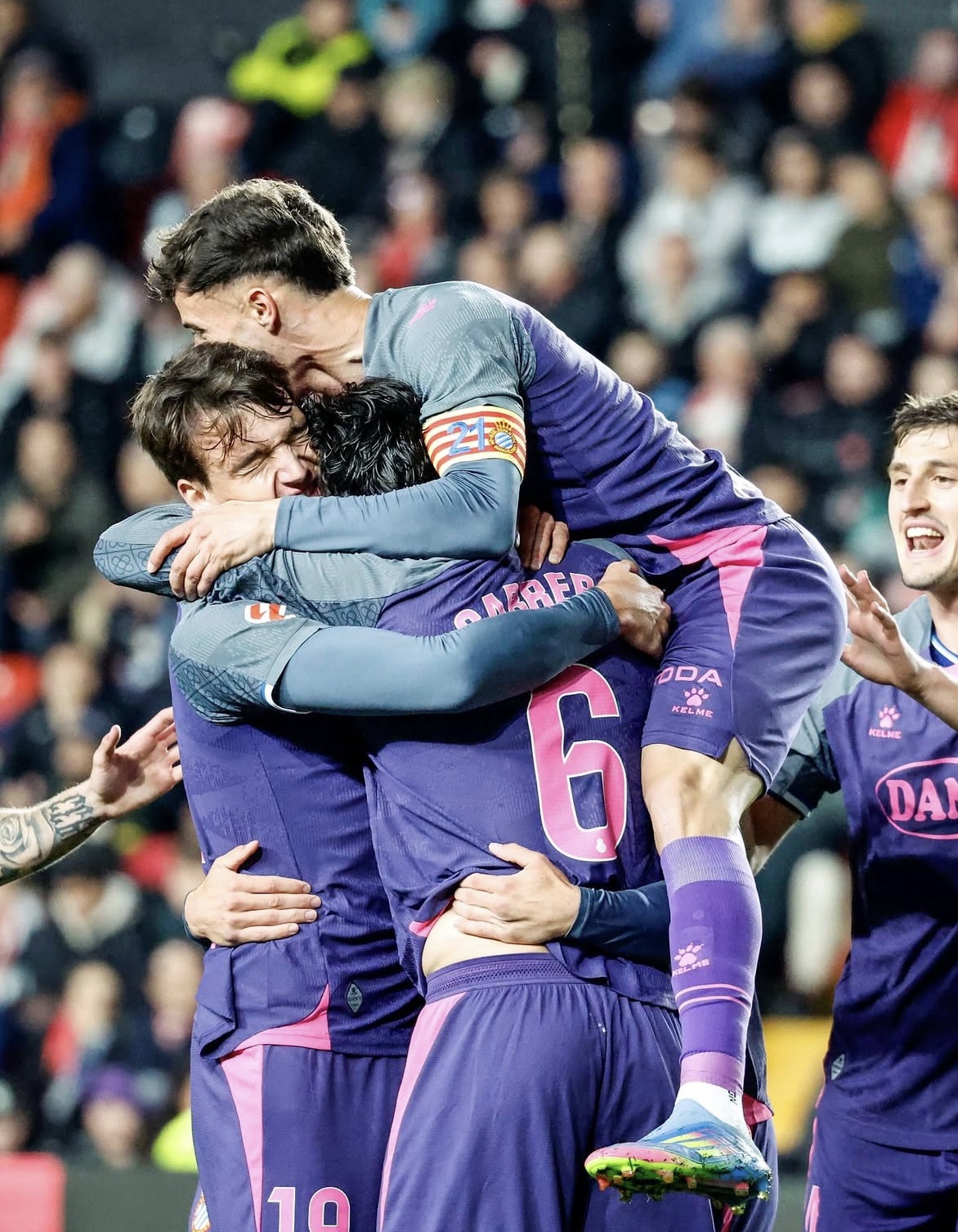 Un Espanyol de época arrasa en Vallecas