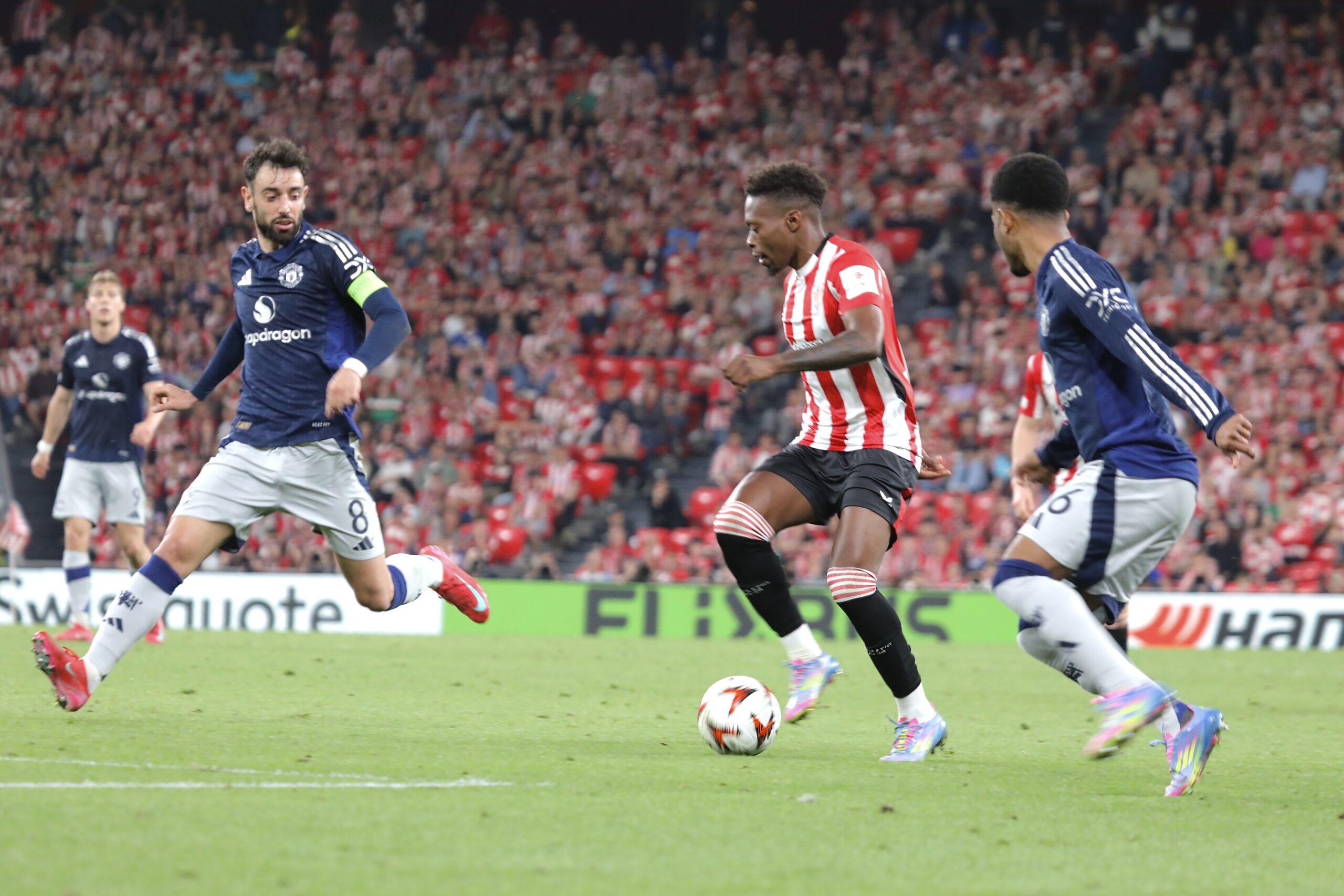 El Manchester United le pone las semifinales complicadas al Athletic Club