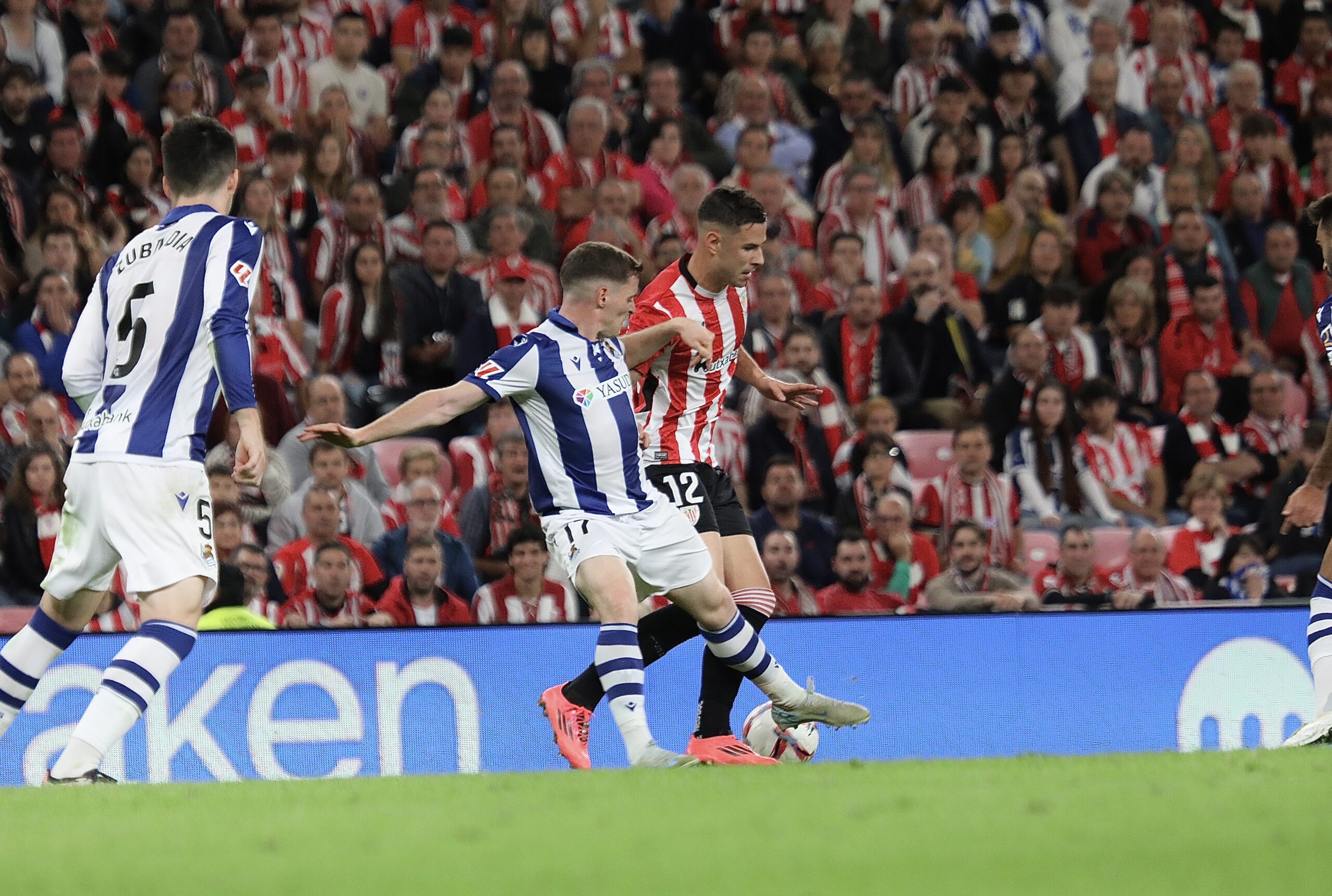 Real Sociedad y Athletic miden fuerzas en Anoeta con Europa en juego