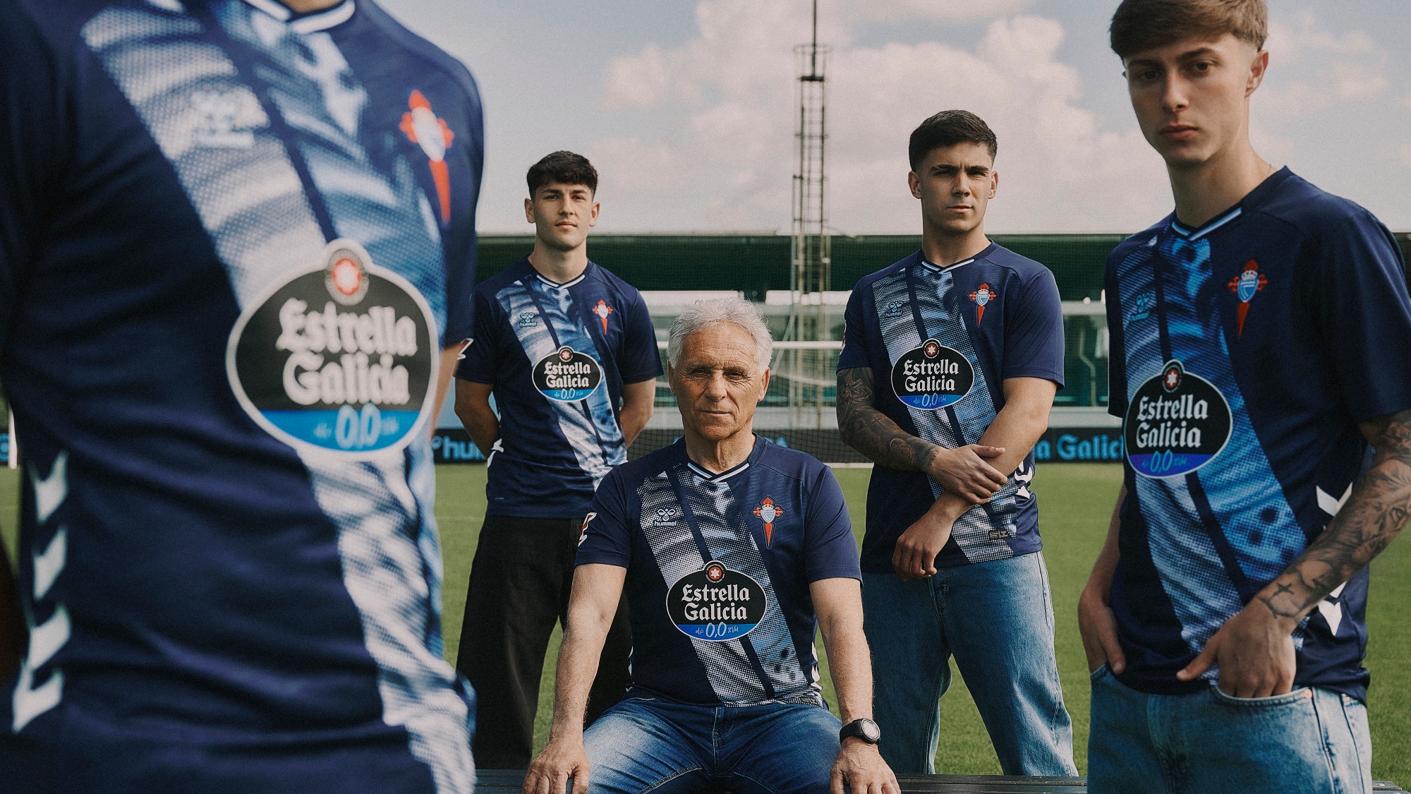 El RC Celta presenta su segunda equipación bajo el lema : “ Feito na madroa”
