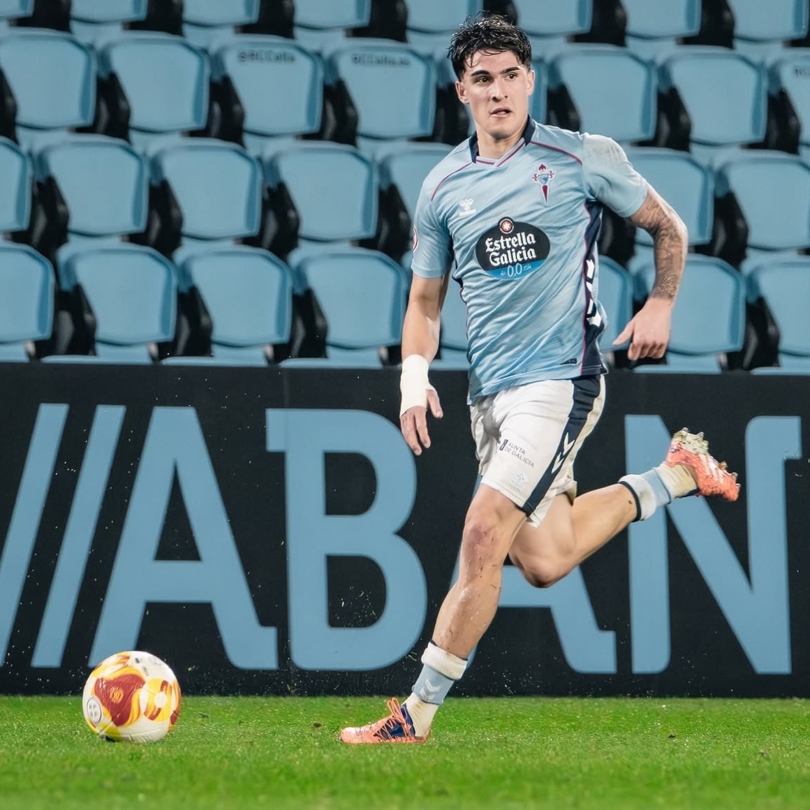 @pablogaviann 2029✍️ @canteiraceleste @rccelta 
En breve tendréis disponible artículo de la renovación en la web 💪🏽🩵
📸 @aaronchifdez