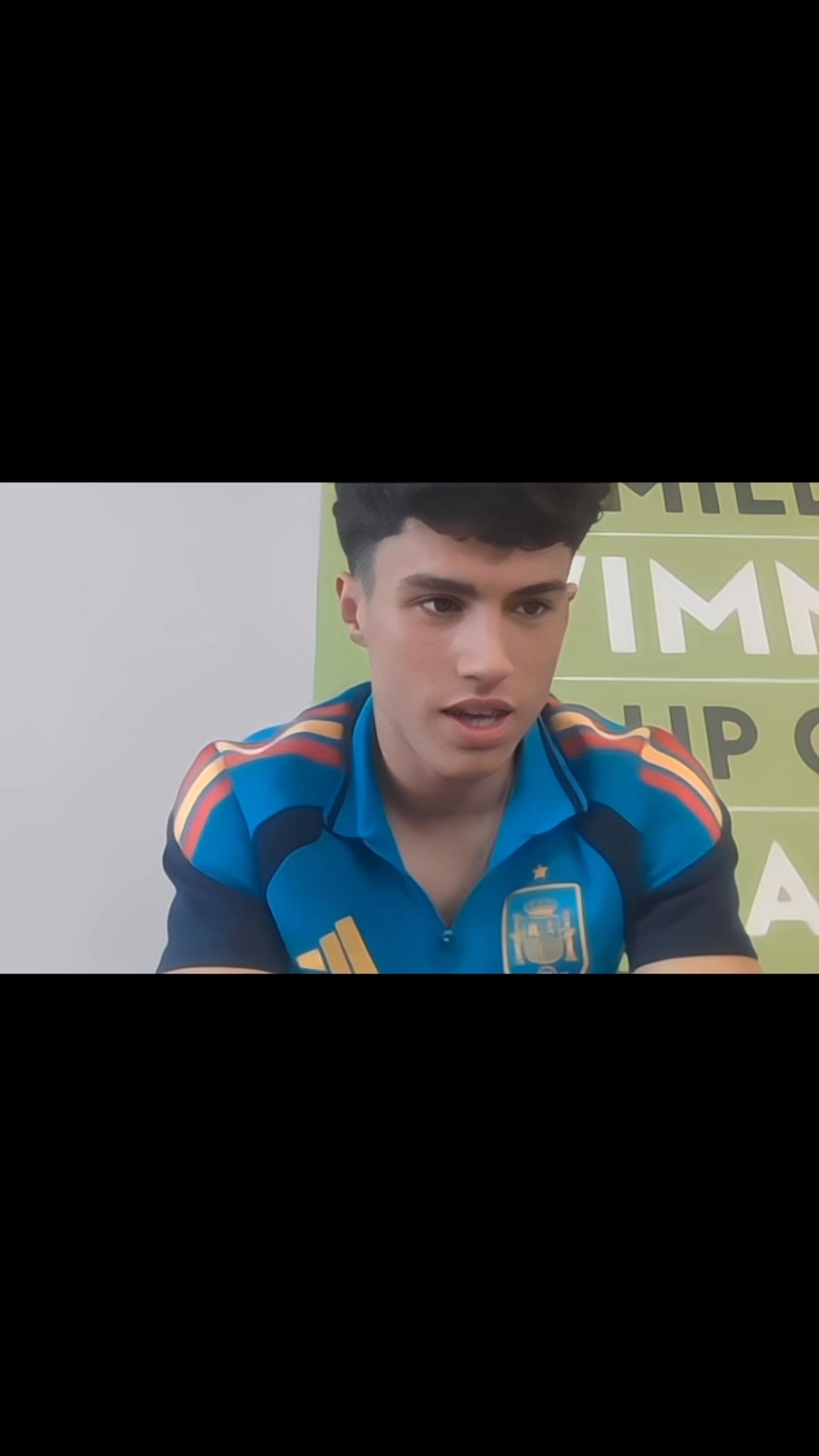 🎙️✍️ ¿ Firmaría @andresantanon después de ascender con la @canteiraceleste a @laliga Hypermotion ganar una Eurocopa con la @sefutbol sub 19?
Dale al play y no te pierdas sus declaraciones 
Esta noche disponible  en la web la entrevista al completo 
🎙️✍️ @noeortizaragon