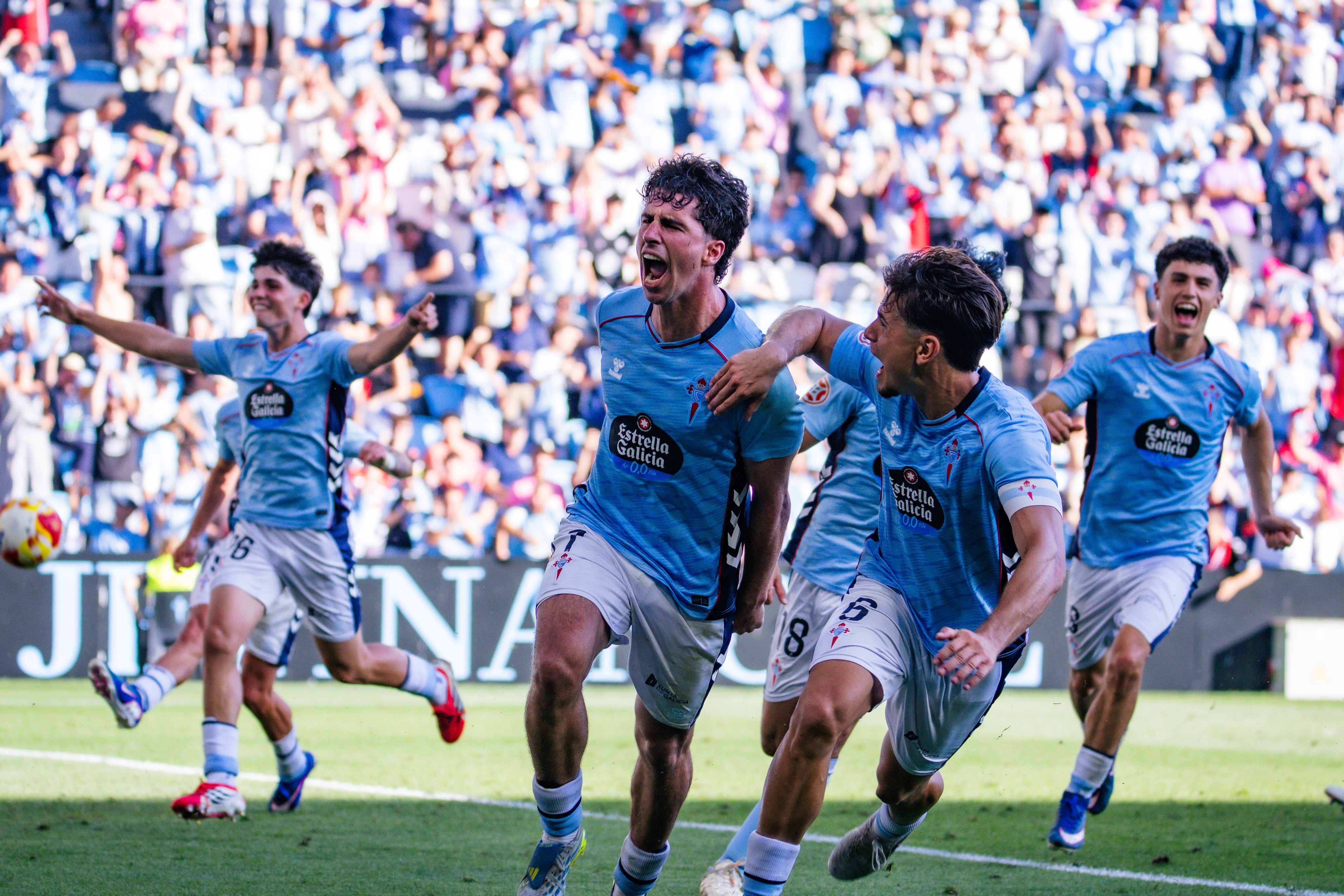 EL TRIUNFO DE UNA IDEA: La cantera del @rccelta toca el cielo 💫
✍️ @noeortizaragon 
📸 @aaronchifdez 
https://pasiondeportivaesp.es/el-triunfo-de-una-idea-la-cantera-del-celta-toca-el-cielo/