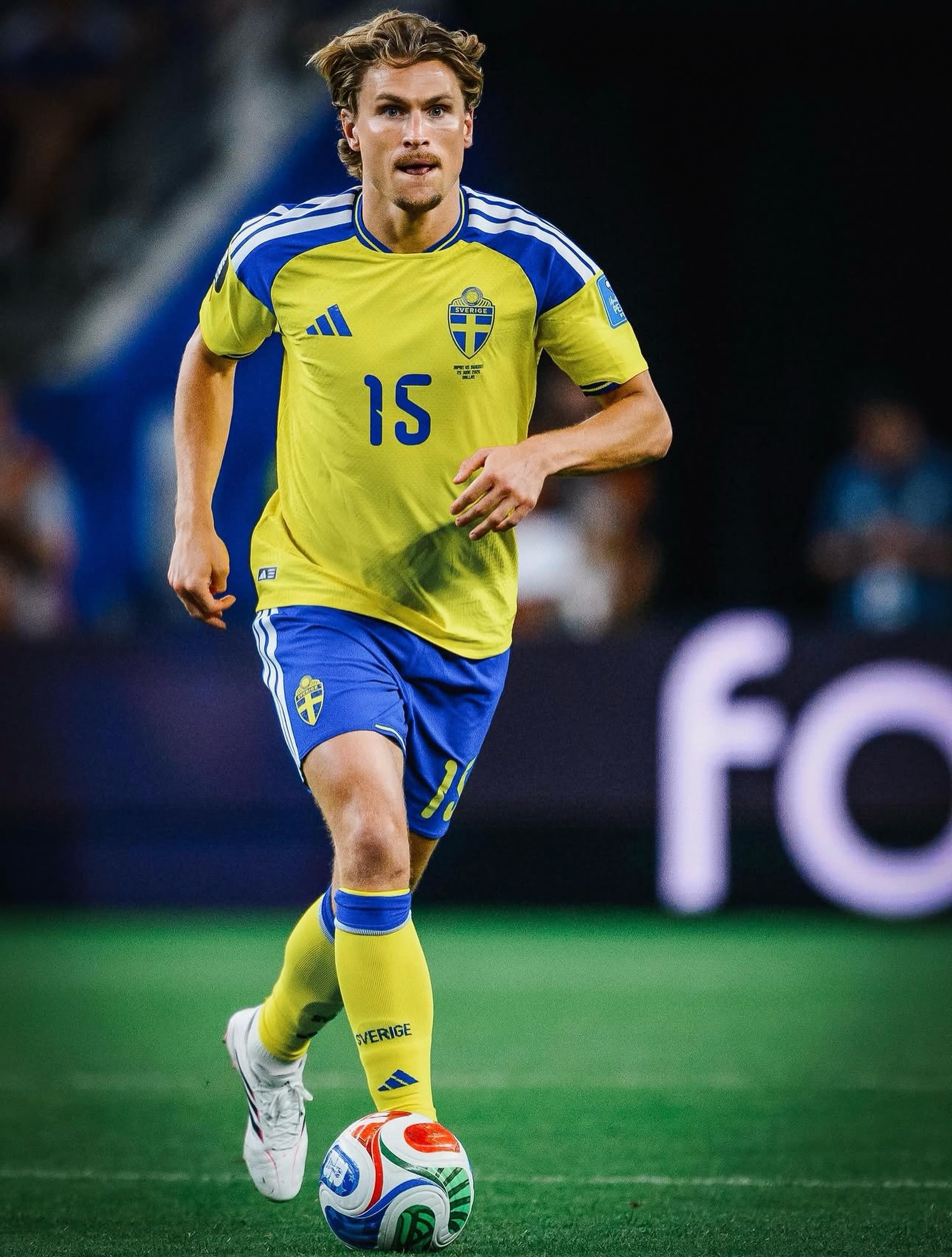 @carlstarfelt , jugador del @rccelta debutó ayer en la @fifaworldcup .
Es una grandísima noticia ya que confirma que el jugador celeste , internacional con Suecia, está de vuelta en los terrenos de juego tras su lesión de espalda .