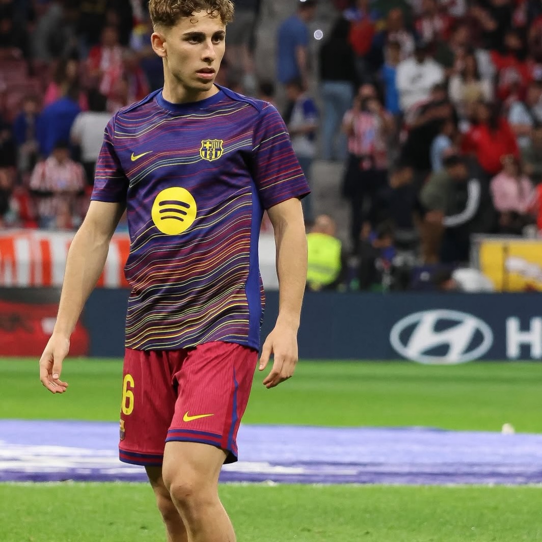 ÚLTIMA HORA 🚨🚨
Tal y como acaba de hacer oficial el @fcbarcelona a través de un comunicado , Fermín López sufre una fractura en el quinto metatarsiano del pie derecho y el jugador será sometido a tratamiento quirúrgico.
Fermín López no podrá jugar el mundial 😢, lo sentimos muchísimo y te deseamos una pronta recuperación , vas a volver más fuerte que nunca , ¡ mucho ánimo @fermin !