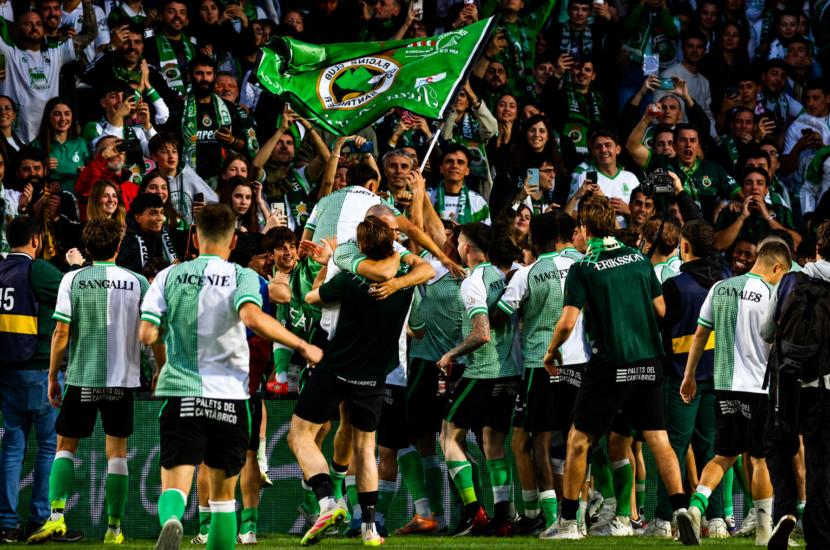 El Racing vuelve a La Liga : el Sardinero celebra un ascenso histórico 14 años después