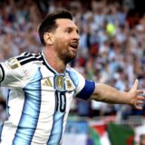 Argentina 3-0 Argelia: Messi firma una noche histórica y guía a la Albiceleste en su estreno mundialista