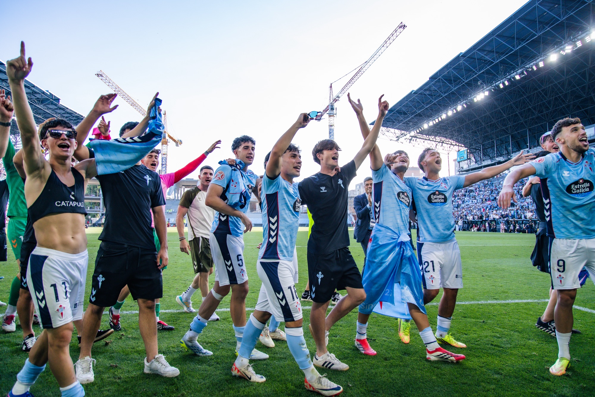 Entrada histórica en Balaidos para empujar al Celta Fortuna hacia un ascenso histórico