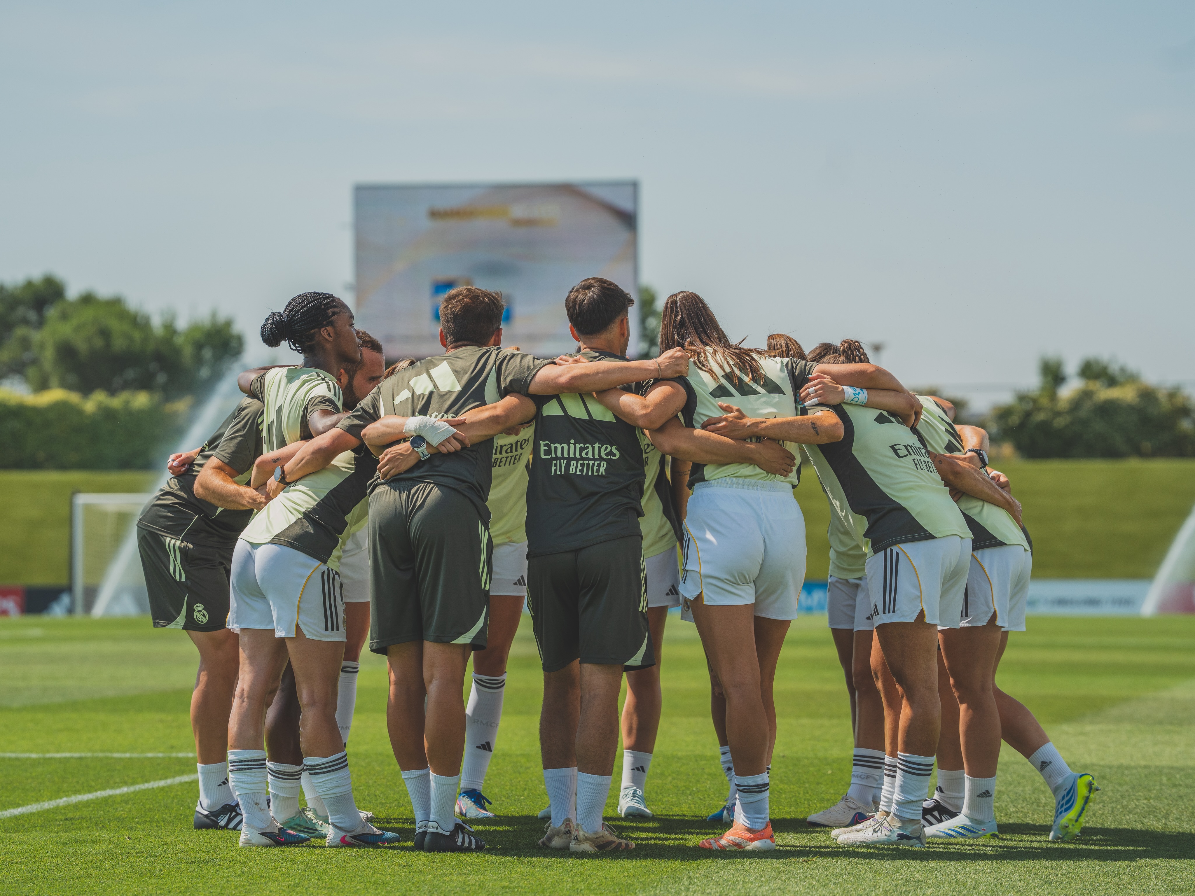 @ligaf @realmadridfem 
✍️📸 @xwampa.rm 
👉🏾https://pasiondeportivaesp.es/la-liga-f-ya-tiene-calenda/👈🏾