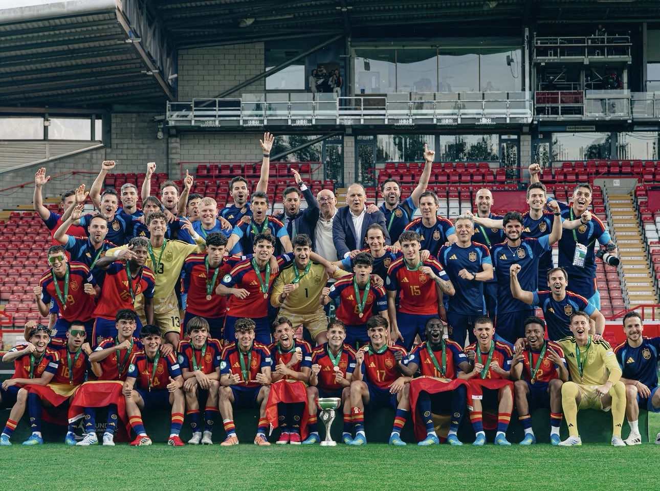 ESPAÑA REINA EN EUROPA: una generación imparable conquista el Europeo Sub-19