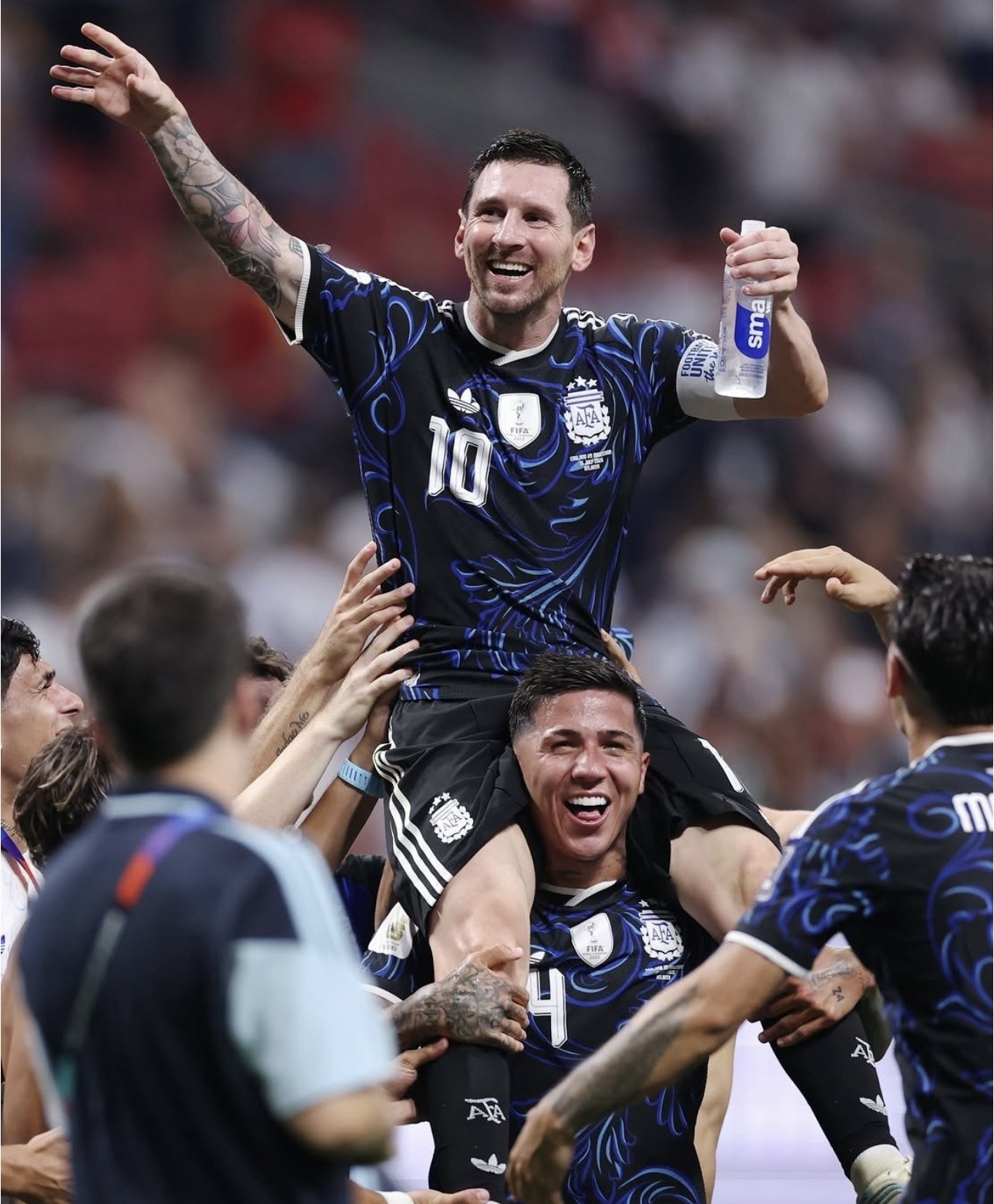 Inglaterra se queda a un paso del sueño y argentina firma una remontada de campeón para citarse con españa