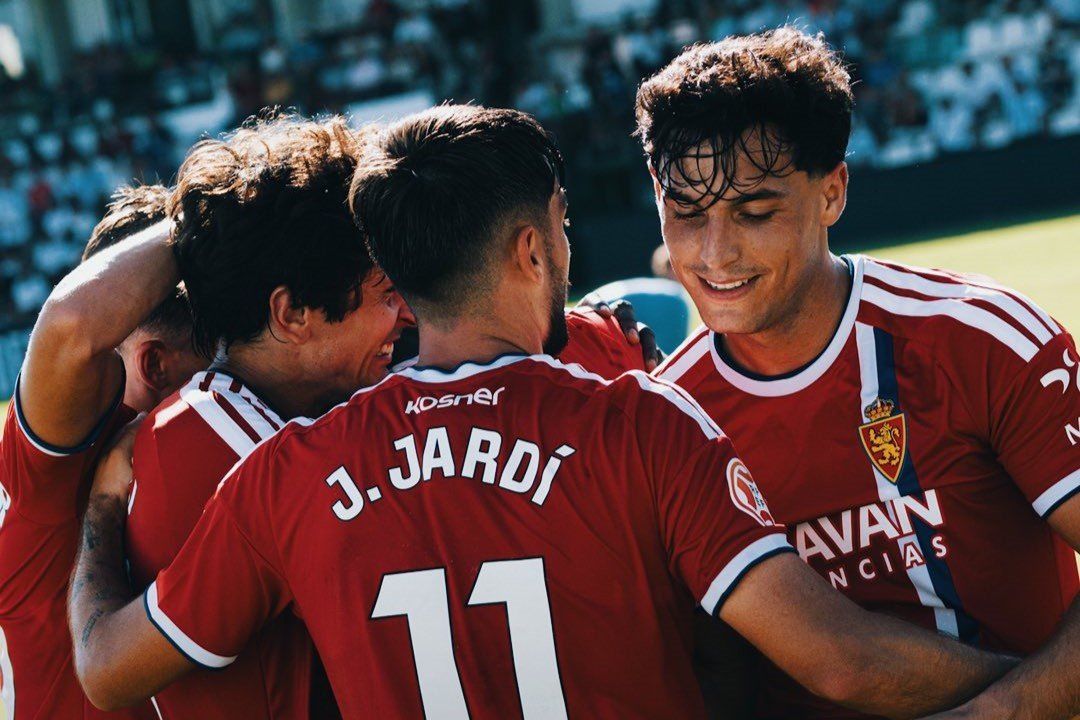 Jardí desata la locura y el Real Zaragoza sobrevive en Torremolinos