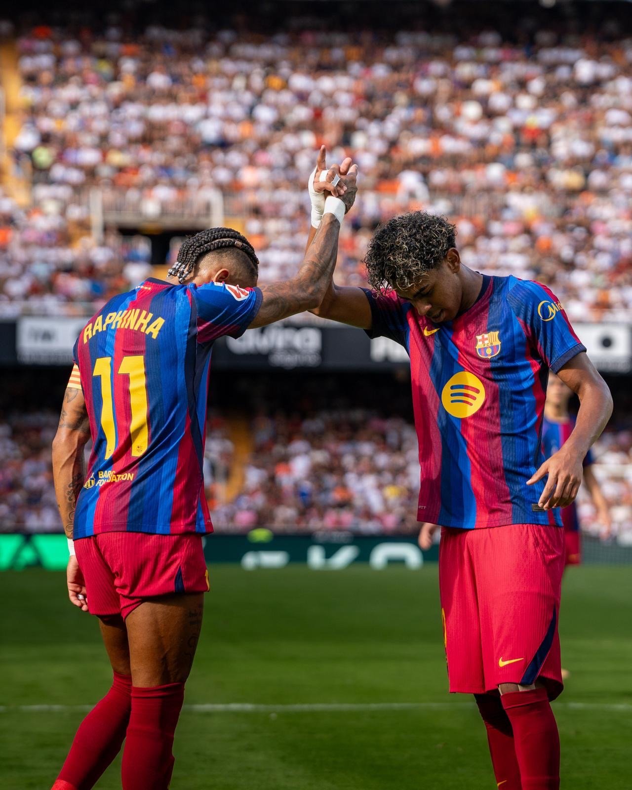 Un Barça arrollador convierte Mestalla en territorio blaugrana