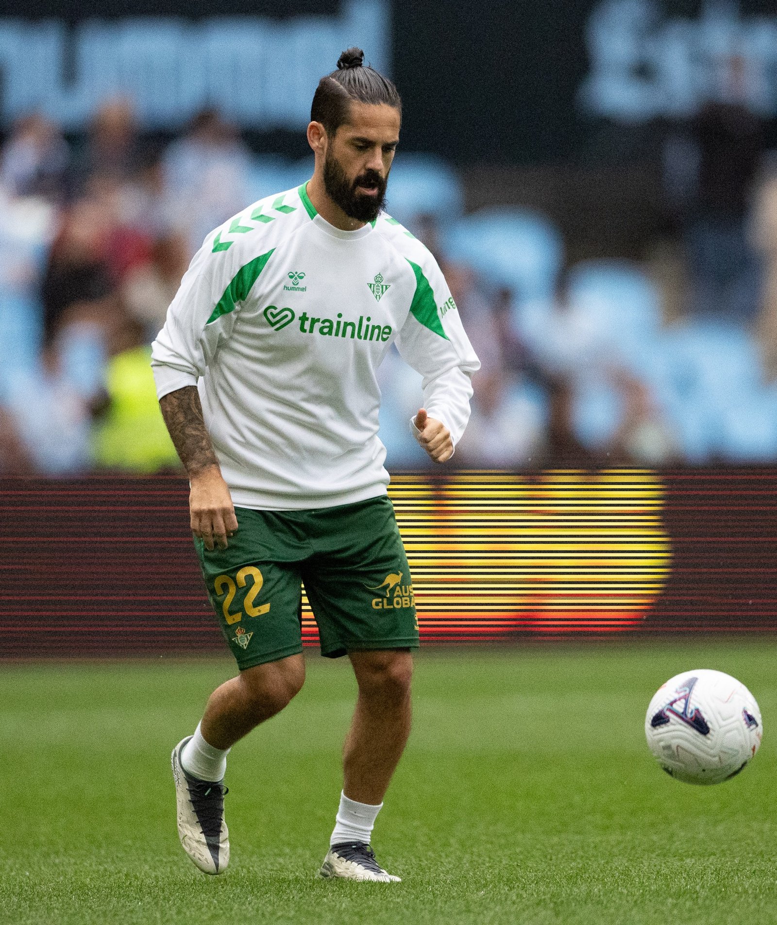 Betis-Málaga: un derbi andaluz con cuentas pendientes y mucho más que tres puntos en juego